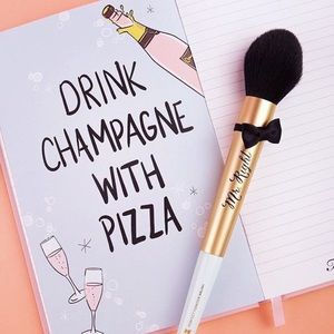 🤵🏻Too Faced Mr. Right Perfect Powder Brush🤵🏻